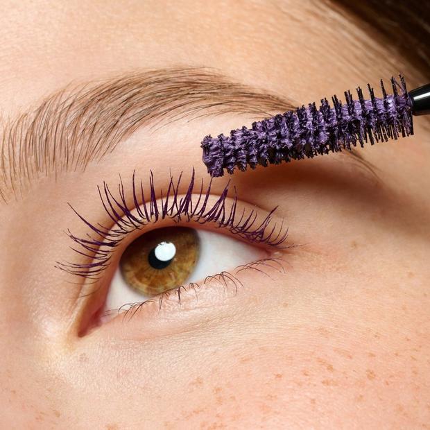 essence Lash PRINCESS false lash effect mascara purple